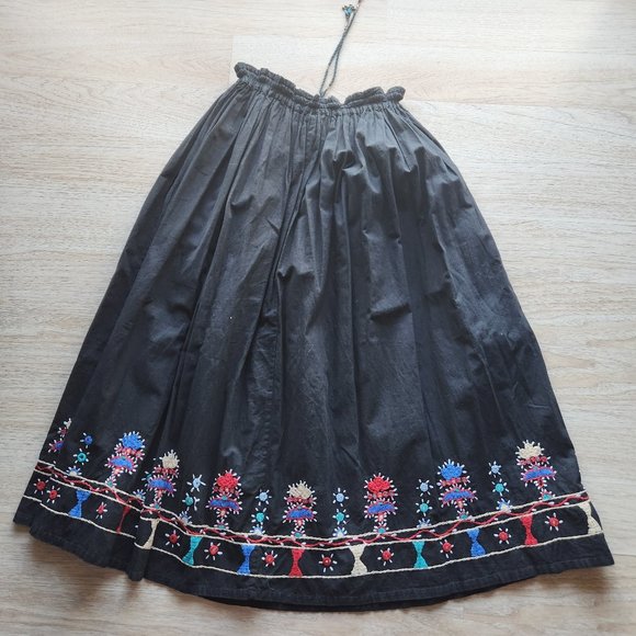 Vintage Raiment Fashions Embroidered A-Line Skirt Elastic Waist Pocket Black - Picture 3 of 10